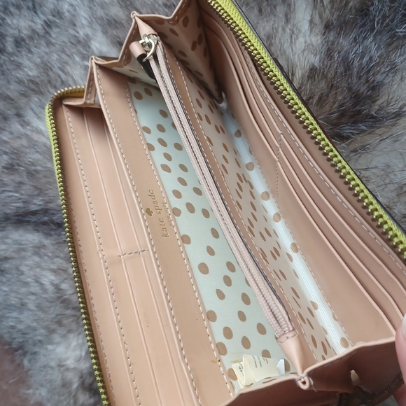 Kate Spade wallet - Picture 9 of 16